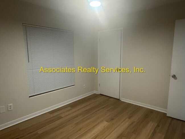 Building Photo - Remodeled 4BD/2BA Home with Den in Northwood!