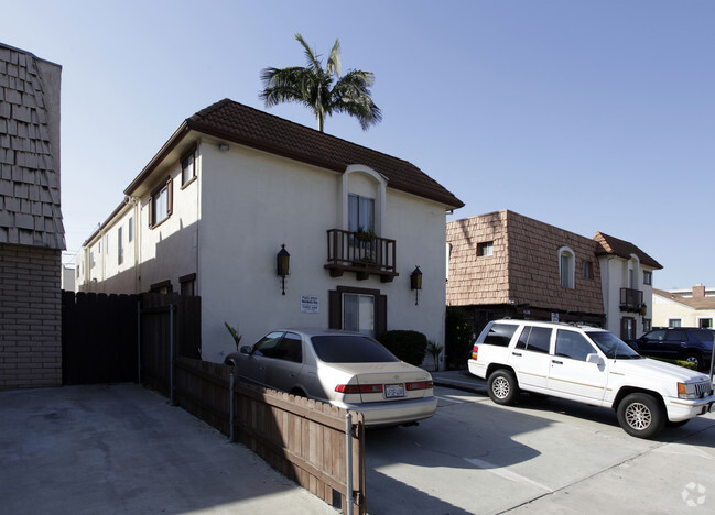 Primary Photo - Bancroft Apartments