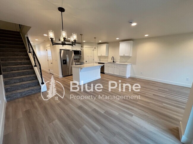 Building Photo - 2390 Caliber Pl