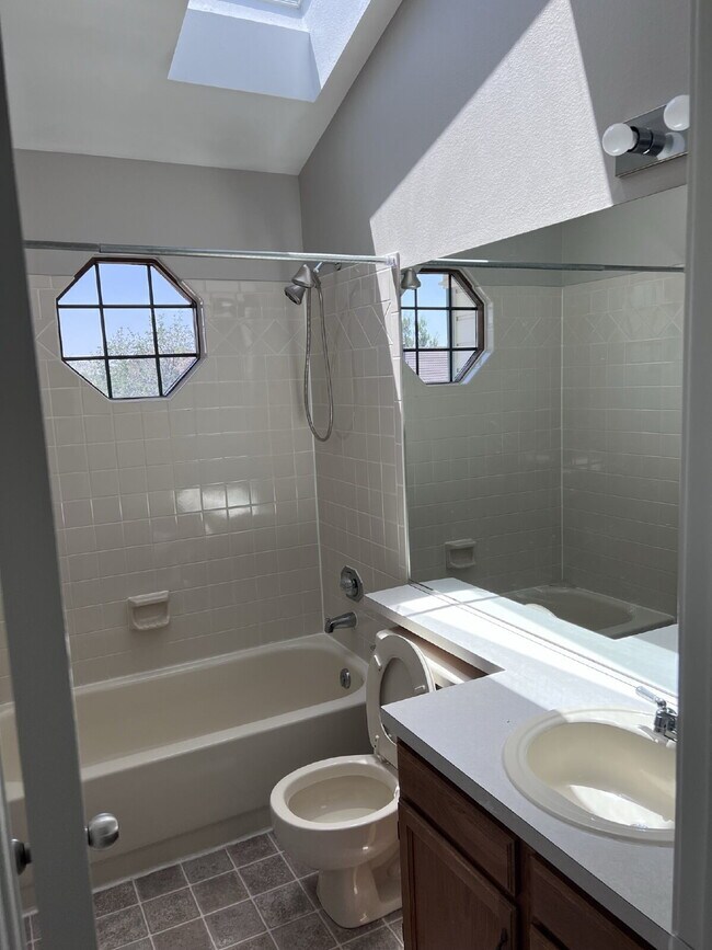 Building Photo - 5-Bedroom Home in D12 with Open Space View...