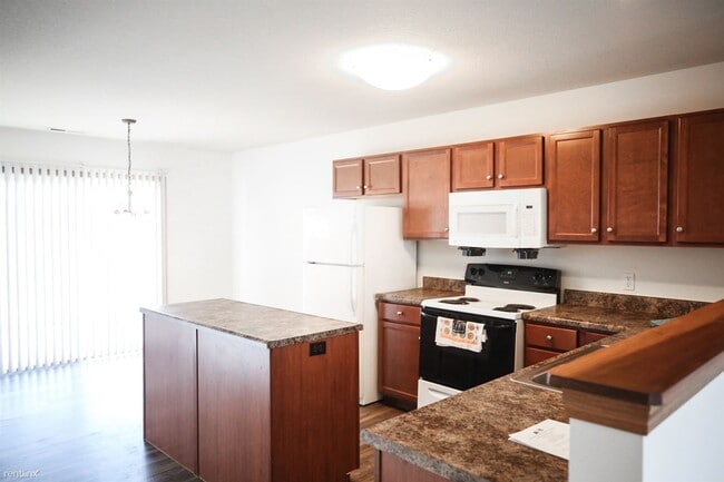 Building Photo - 2 br, 1 bath  - Cardinal Creek