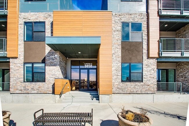Building Photo - Absolutely! This home offers the perfect blend of luxury, convenience, and comfort.