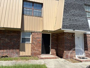 Building Photo - RATE DROP ALERT (was $1400/month) and SUMM...
