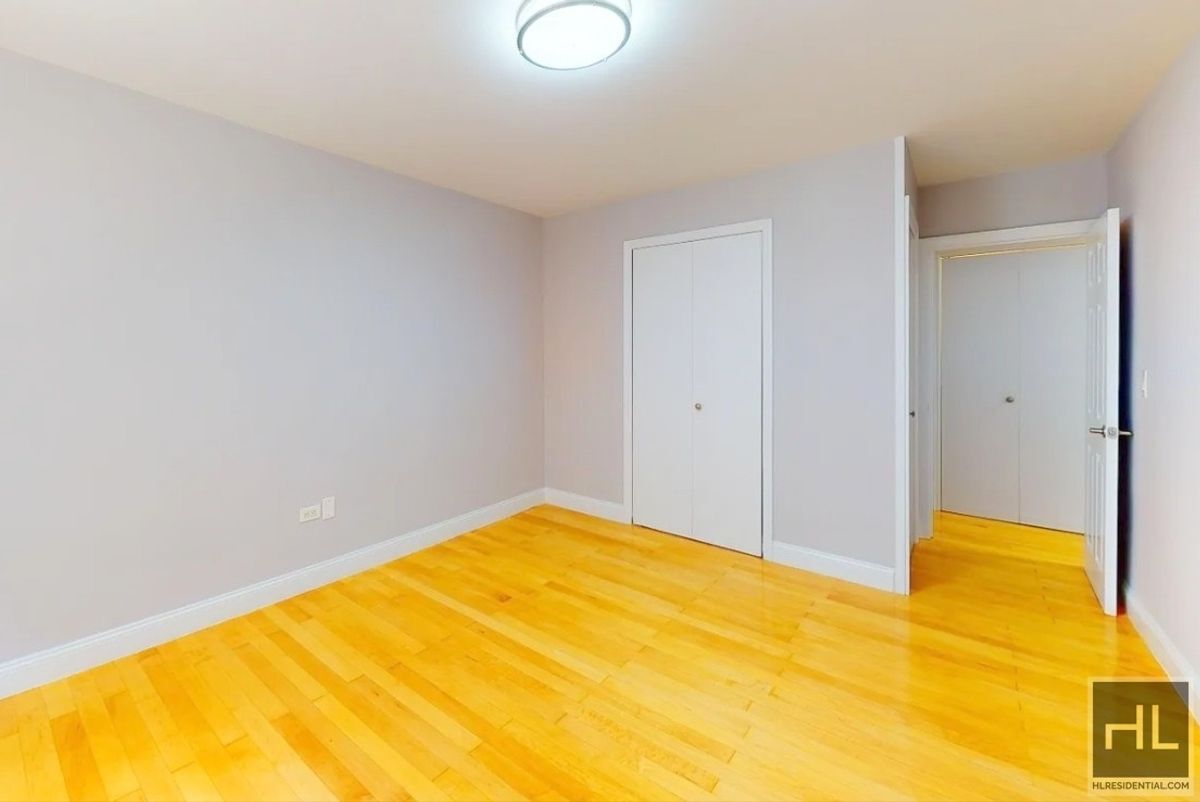 Building Photo - 1 bedroom 1 bathroom with washer and dryer West 97th Street