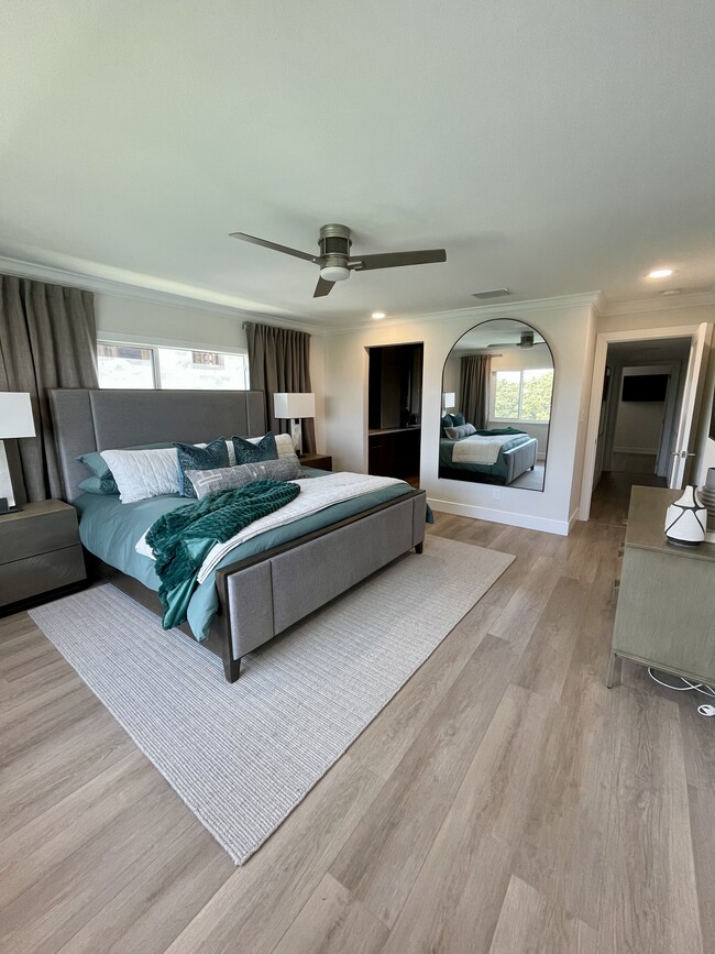 Building Photo - 3111 Pass a Grille Way