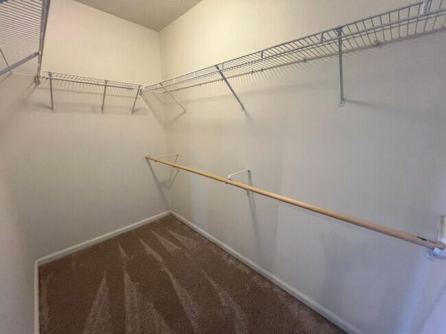 Building Photo - 1513 Clarendon Way