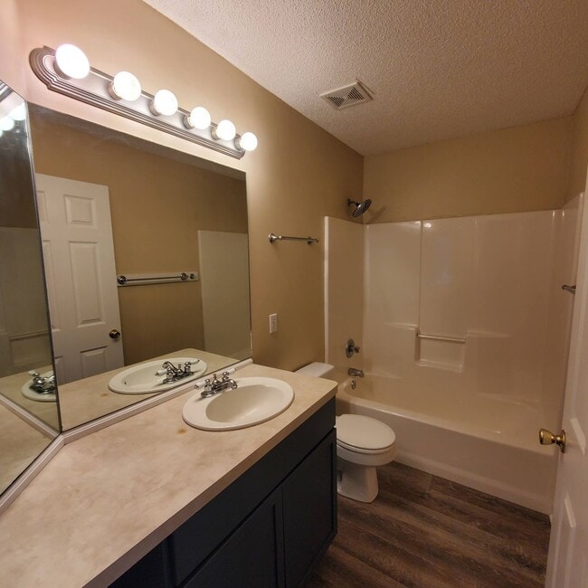 Building Photo - Charming Single-Story Haven: Your Ideal Rental Home in Valdosta, Georgia