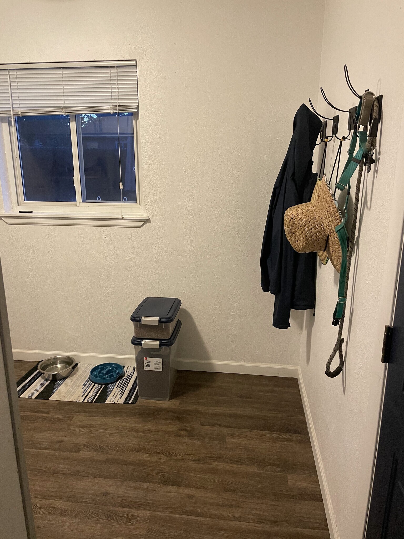 Laundry Room - 9291 High St