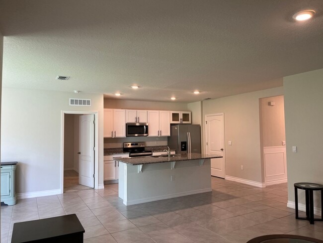 Building Photo - 3031 Staten Dr