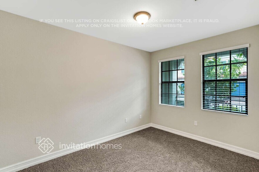 Building Photo - 11705 SW 13th Ct