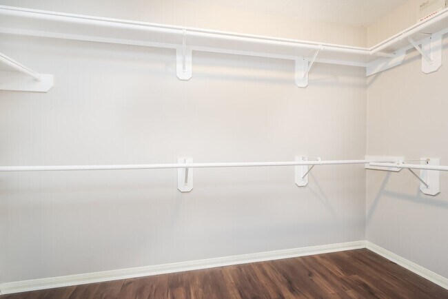 Building Photo - 30 Shimmer Pond Pl