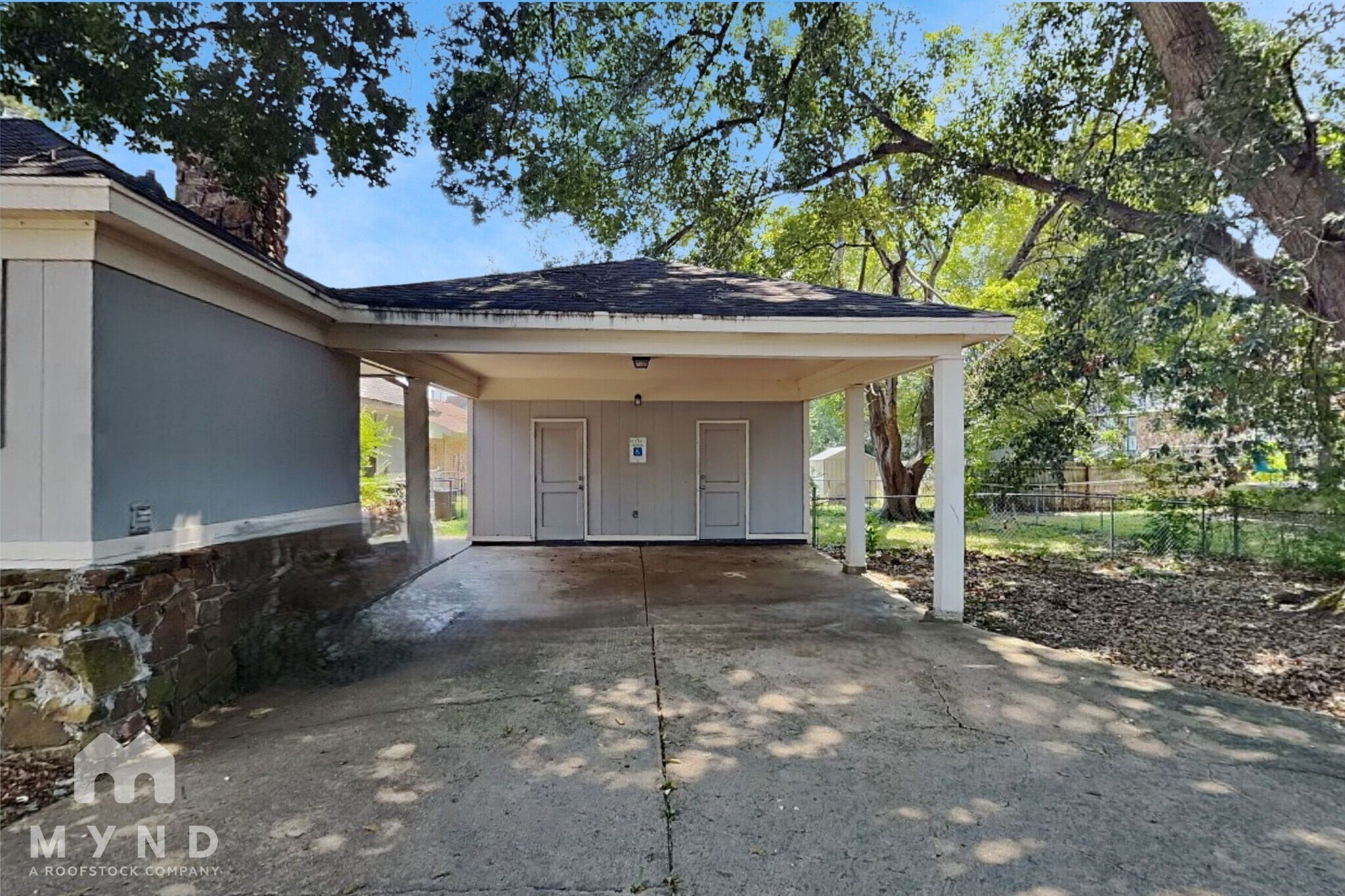 Building Photo - 2569 Richwood St
