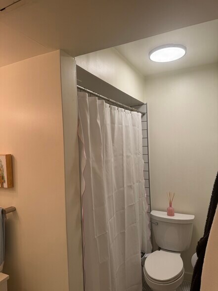 Building Photo - 4219 Avondale Ave