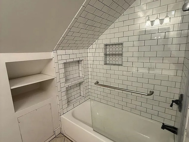 Building Photo - This remodeled 3-bedroom, 2-bath home