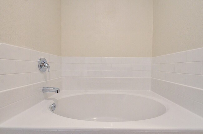 Building Photo - 329 Killam County Dr