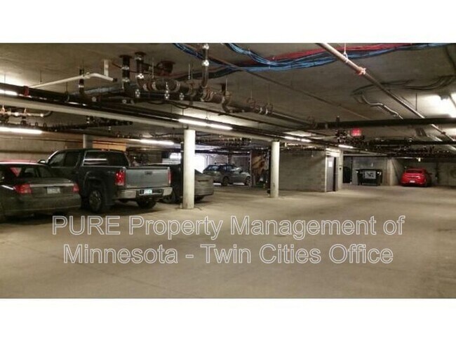 Building Photo - 2565 Franklin Ave