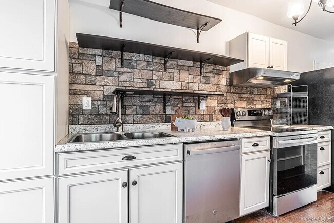 Building Photo - 3 NY-343