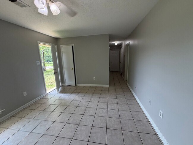 Building Photo - 5596 Karen Dr