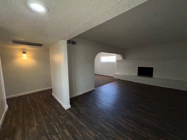 Building Photo - 4870 Billman Ave