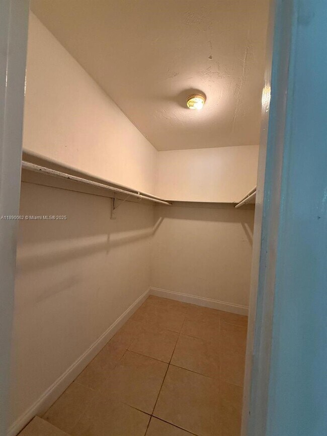 Building Photo - 13890 SW 90th Ave