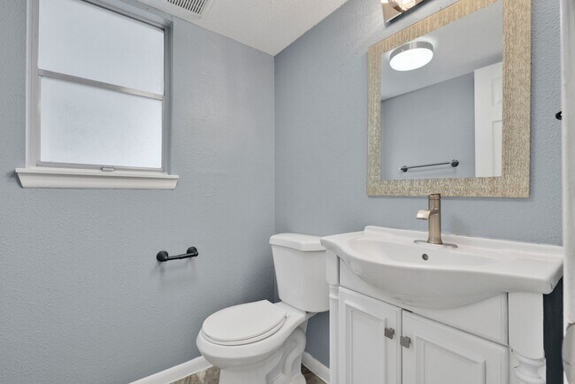 Building Photo - Two Story Rental in Castle Hills