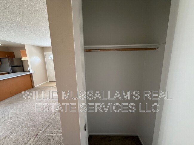 Building Photo - 2140 Palisade Ave