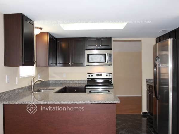 Building Photo - 4005 Stonehaven Rd