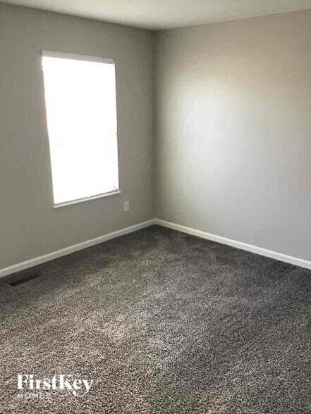 Building Photo - 1727 Declaration Dr W