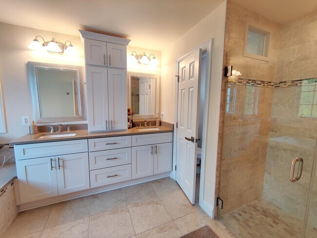 Building Photo - 7500 Tahoe Ct