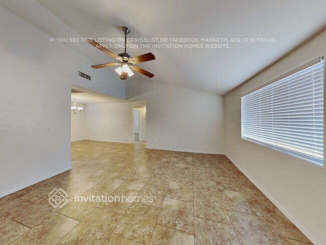 Building Photo - 1122 W Grandview St