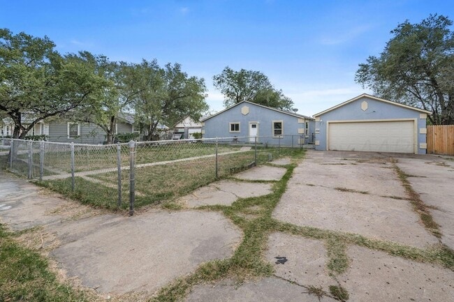 Building Photo - 1324 SE 8th Ave