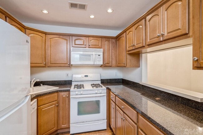 Building Photo - 101 Quince Ct