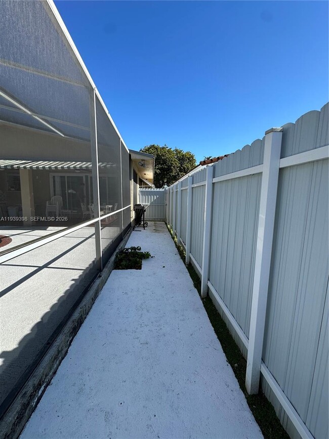 Building Photo - 120 Pocatella St