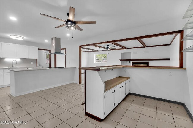 Building Photo - 309 S Wakefield Dr