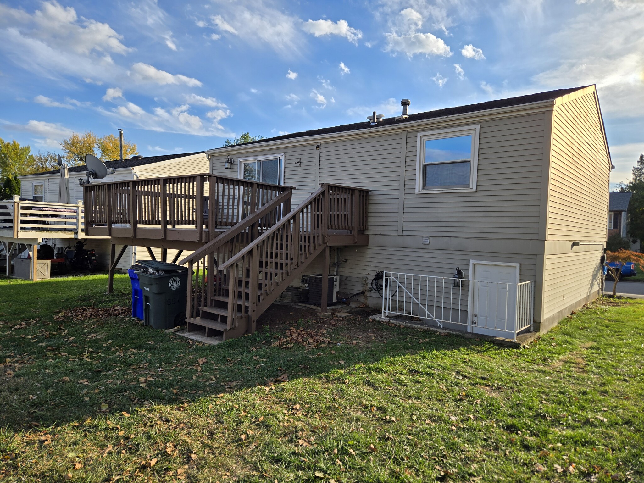 Building Photo - 554 Logan St