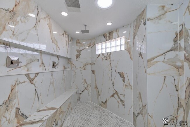 Building Photo - 2174 S Del Valle Way