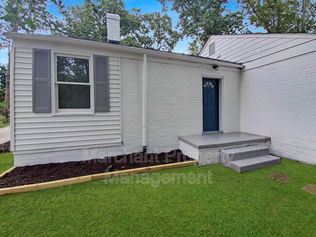 Building Photo - 4 Brookforest Dr