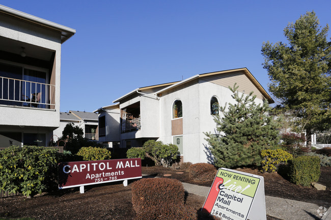 Building Photo - Capitol Mall