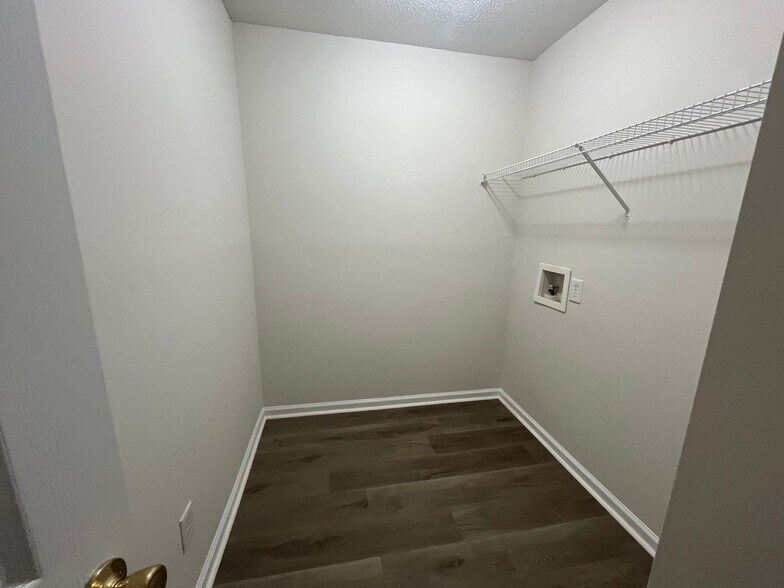 Building Photo - 128 Arbor Village Dr