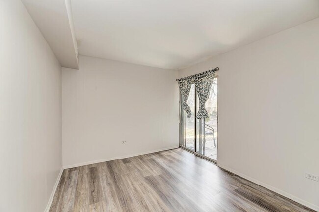 Building Photo - 6103 Knoll Valley Dr