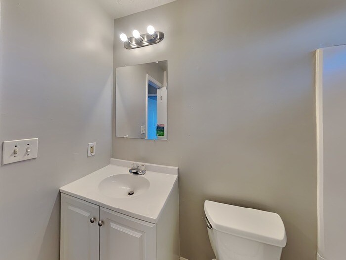 Building Photo - 2446 Kentwell Ln