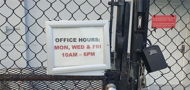 Building Photo - 6702 SW 152nd Pl