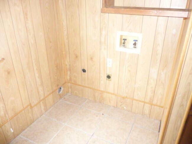 Building Photo - 210 SW 17th St