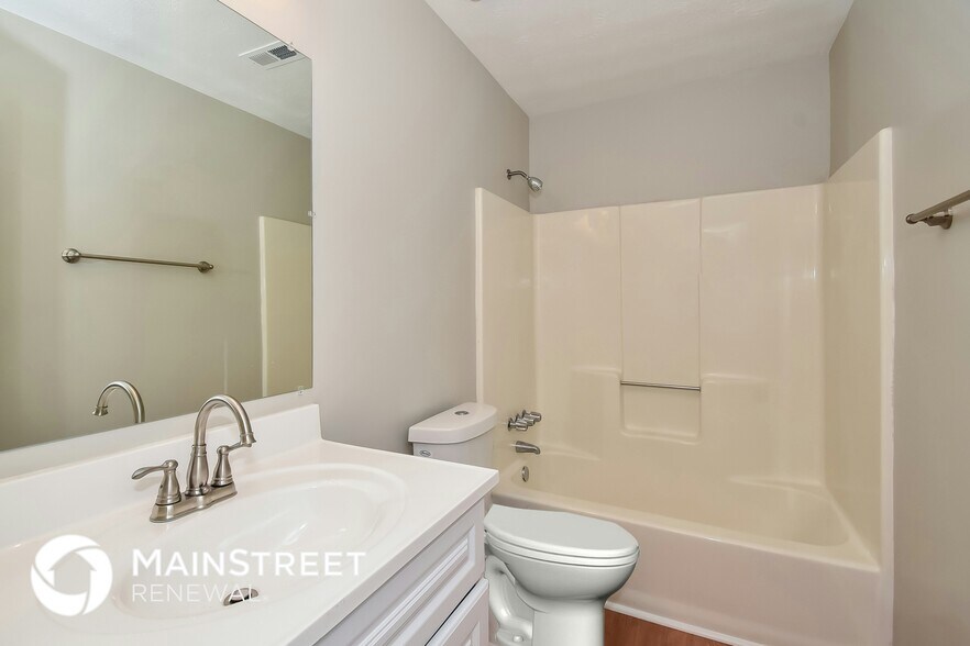 Building Photo - 4070 Oak Stone Dr