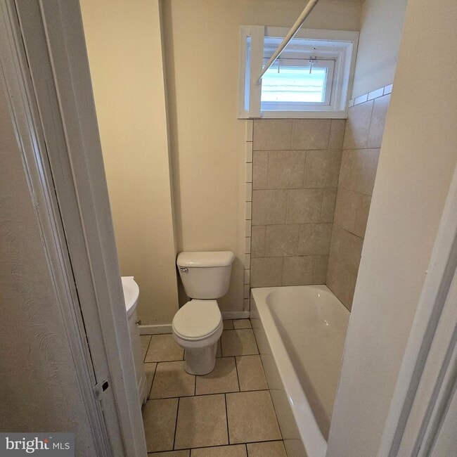 Building Photo - 2624 E Venango St