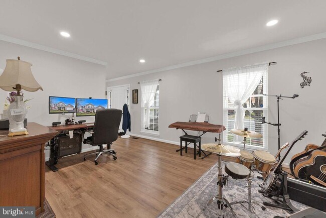 Building Photo - 15728 Beau Ridge Dr