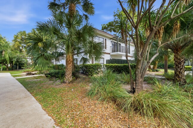 Building Photo - 2691 Albatross Rd N