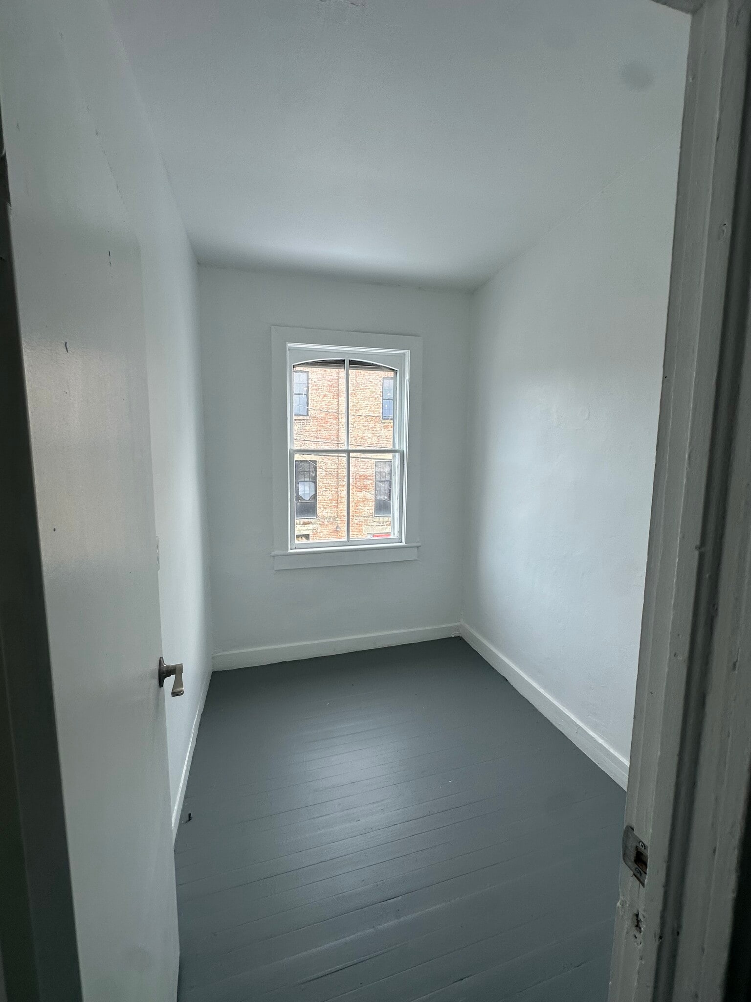 Building Photo - 9 N Water St