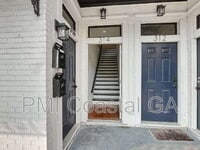 Building Photo - 314 W 42nd St