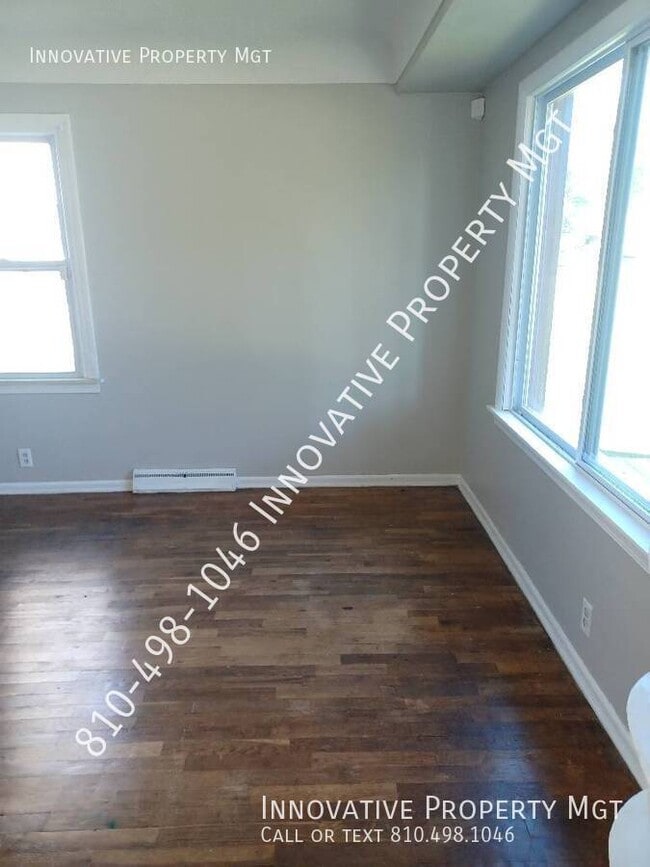 Building Photo - 533 W Pulaski St